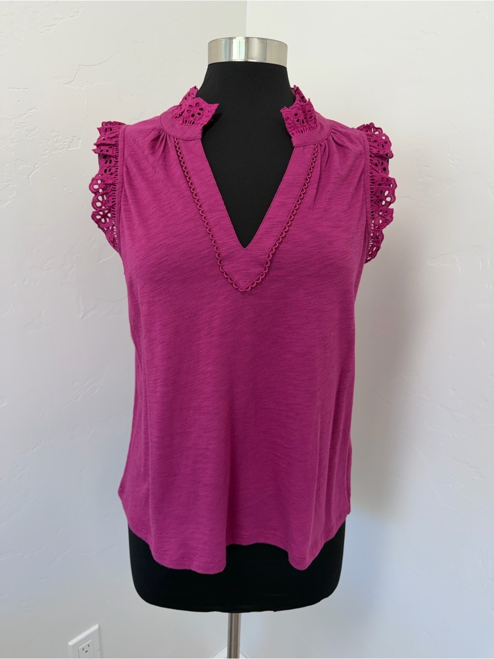 Boden Aria Magenta Sleeveless Lace-Trim V-Neck Blouse Top Size 8